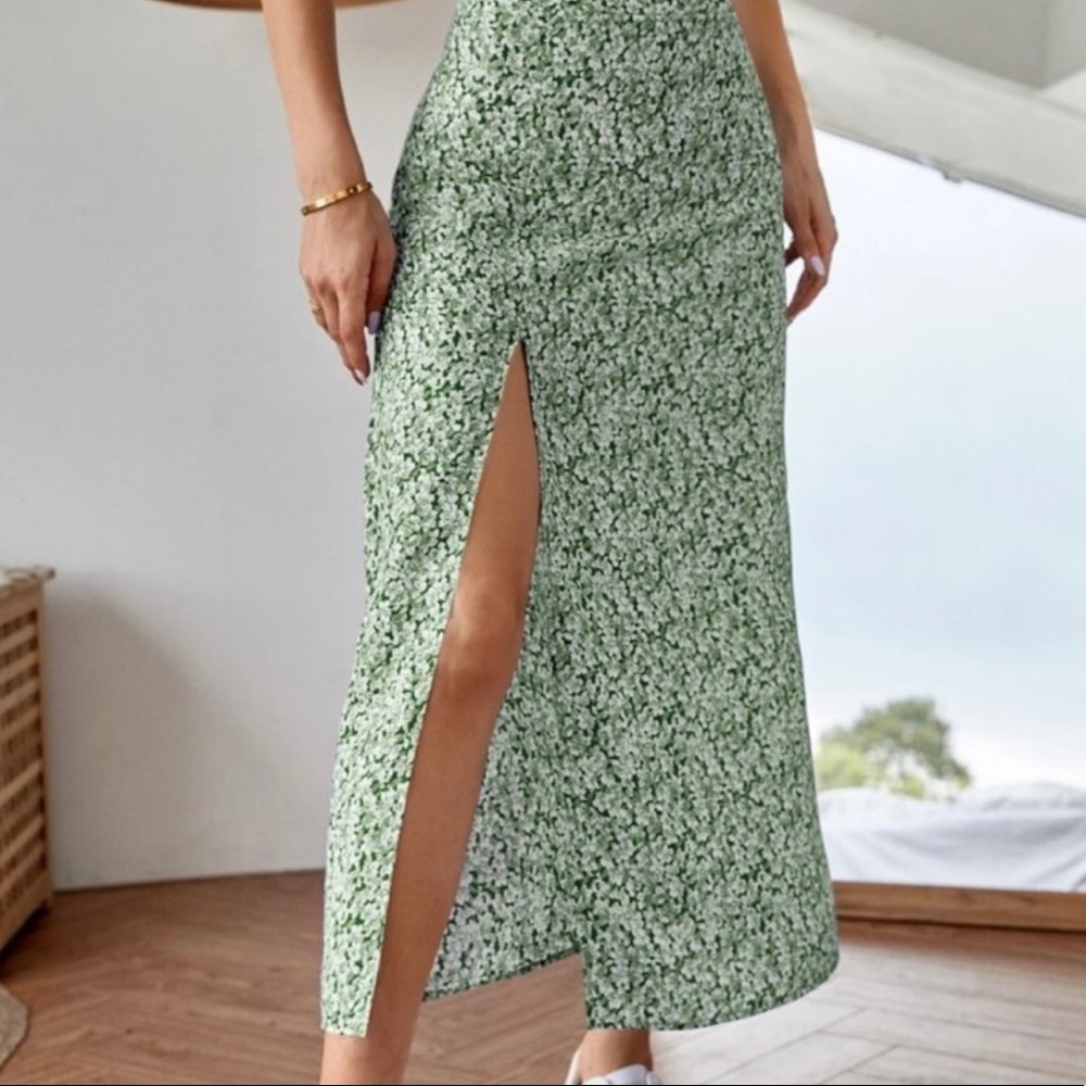 H&M Floral Slit Maxi Skirt